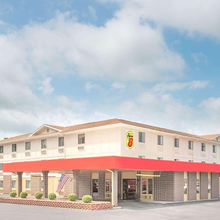 Super 8 By Wyndham Terre Haute Bagian luar foto