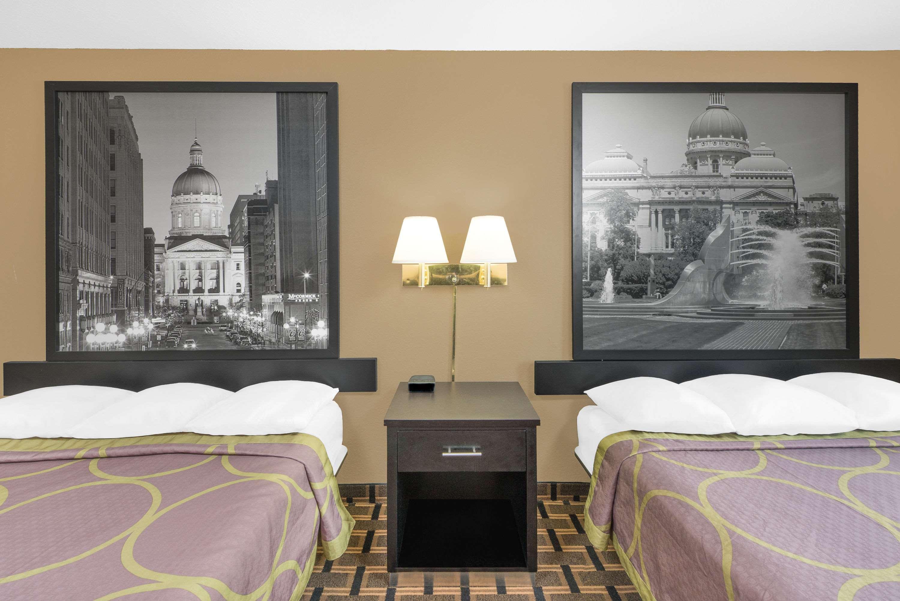 Super 8 By Wyndham Terre Haute Bagian luar foto