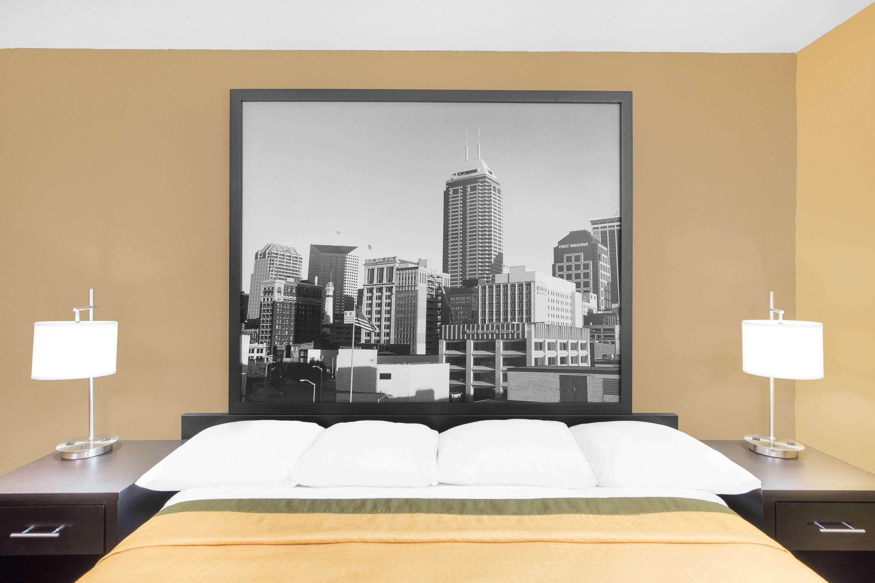 Super 8 By Wyndham Terre Haute Bagian luar foto