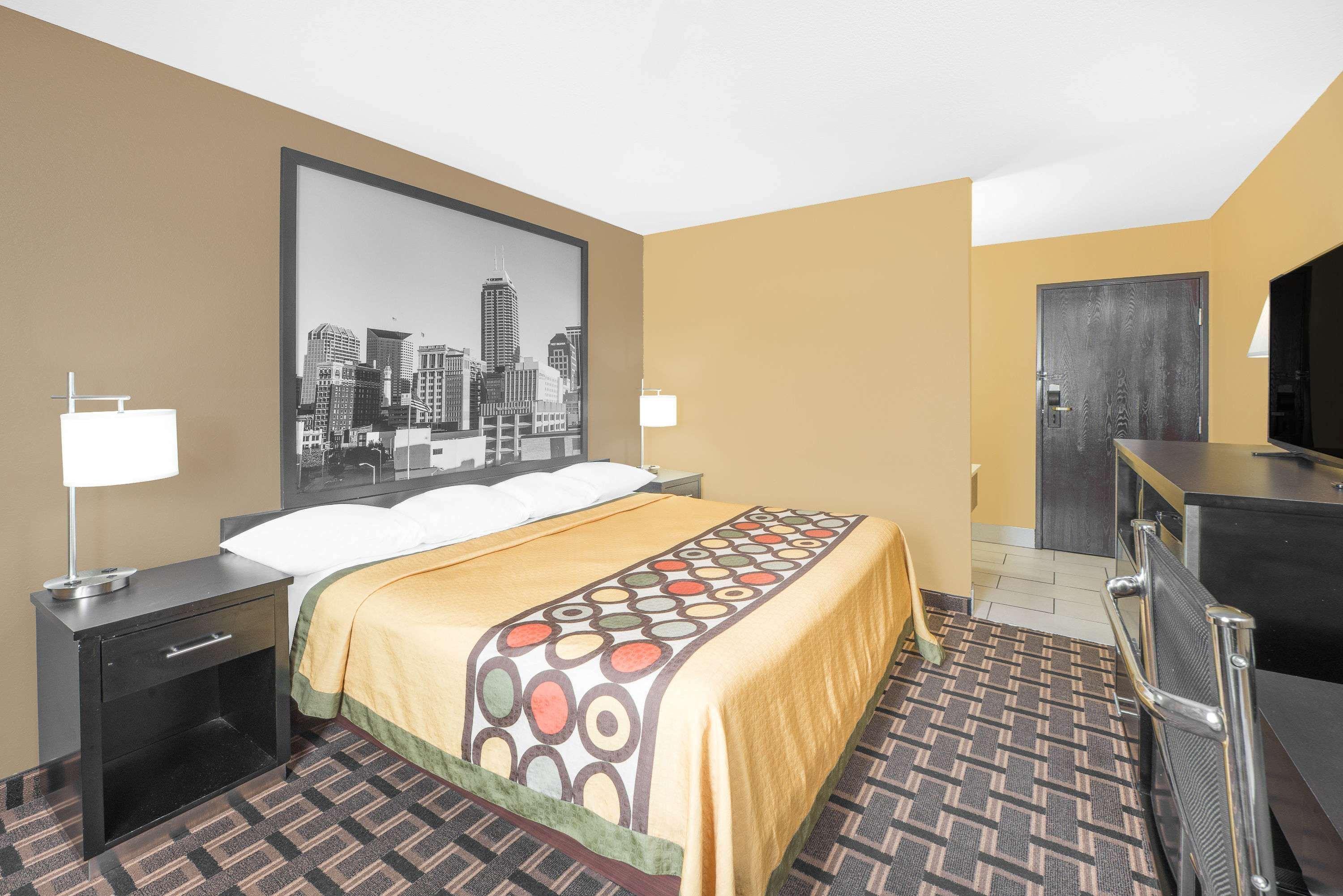 Super 8 By Wyndham Terre Haute Bagian luar foto