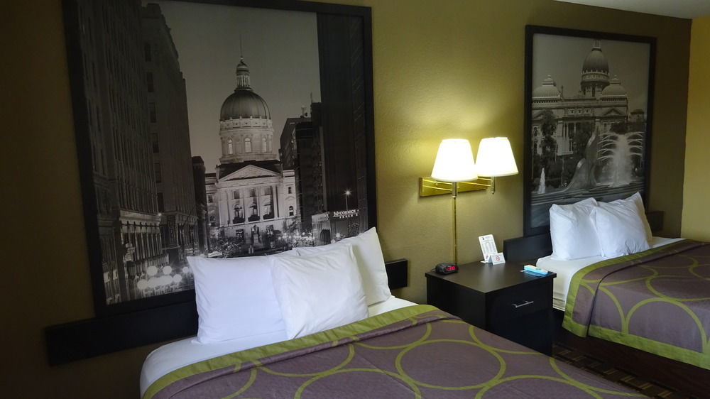 Super 8 By Wyndham Terre Haute Bagian luar foto